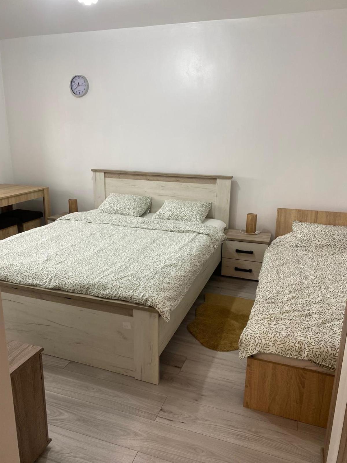 Garsoniera Zak Apartment Turda Exterior photo